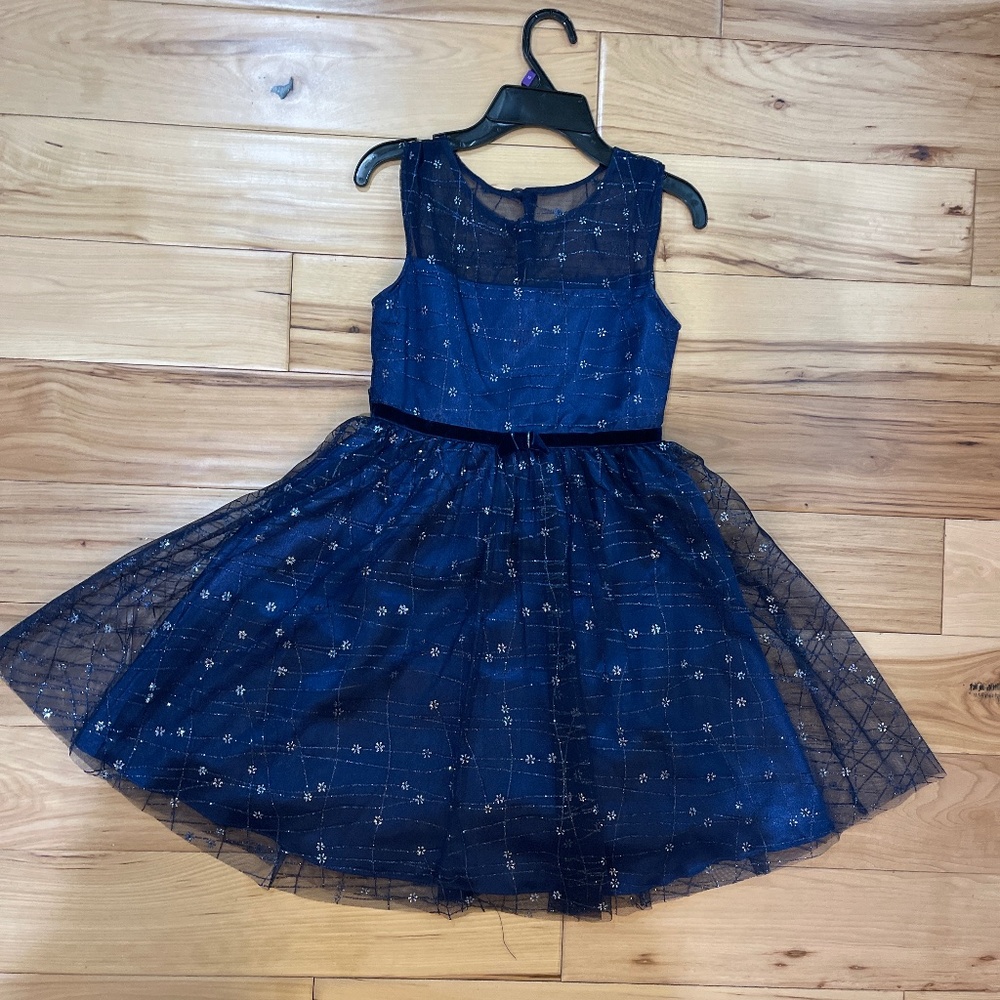 Dress - Picture 3 of 4
